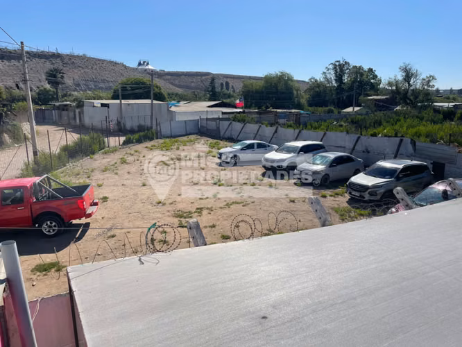VENDE CENTRO ACUÁTICO + TERRENO - VALLENAR