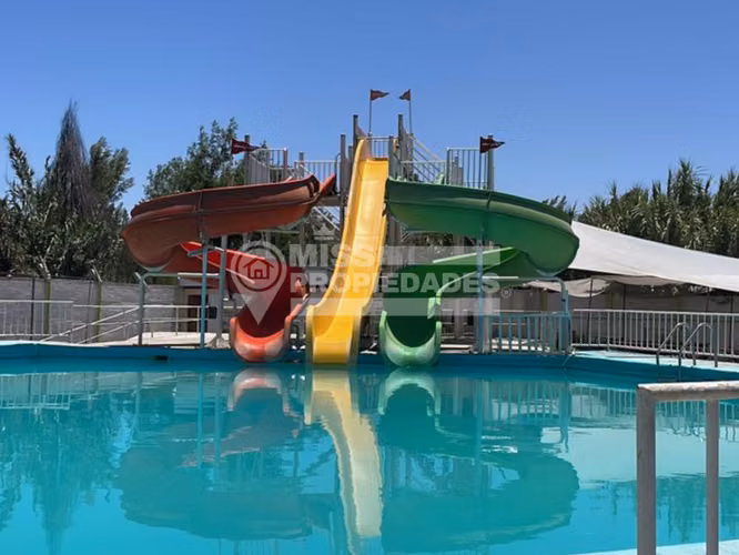 VENDE CENTRO ACUÁTICO + TERRENO - VALLENAR