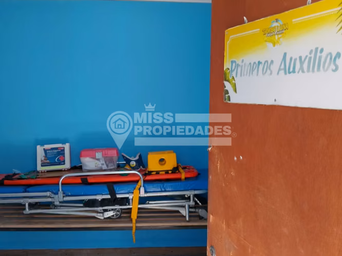 VENDE CENTRO ACUÁTICO + TERRENO - VALLENAR