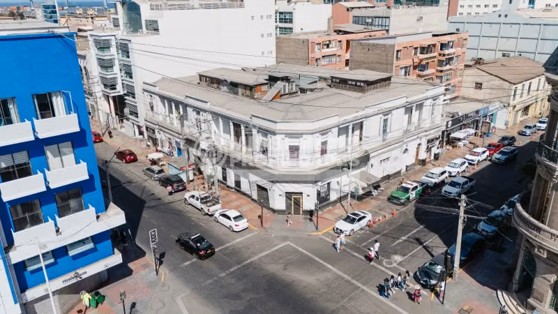 ARRIENDO - LOCAL COMERCIAL EN ESQUINA ESTRETEGICA