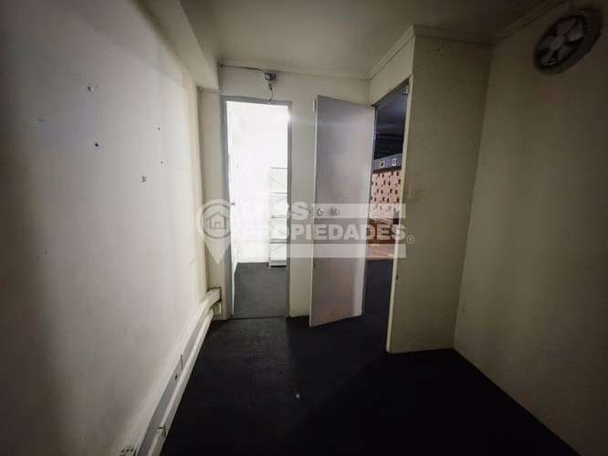 ARRIENDO - LOCAL COMERCIAL EN ESQUINA ESTRETEGICA