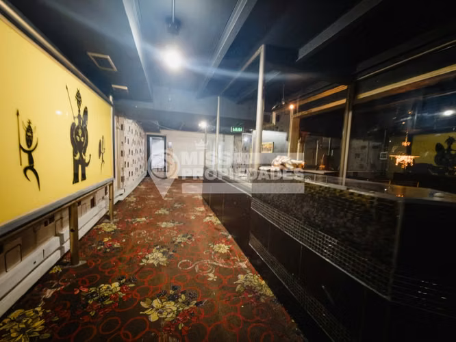 ARRIENDO - LOCAL COMERCIAL EN ESQUINA ESTRETEGICA