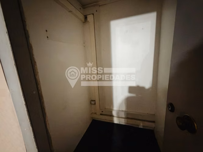 ARRIENDO - LOCAL COMERCIAL EN ESQUINA ESTRETEGICA