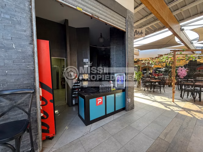 VENDE DERECHO A LLAVE PUB/RESTAURANT