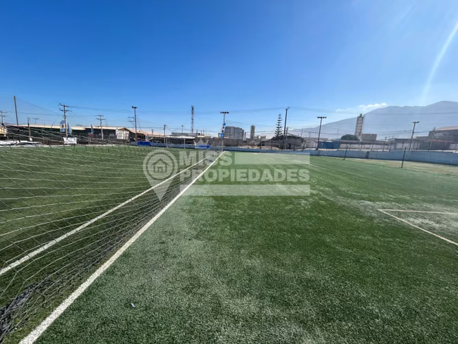 VENDE DERECHO A LLAVE - COMPLEJO DEPORTIVO