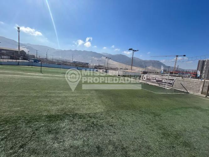 VENDE DERECHO A LLAVE - COMPLEJO DEPORTIVO