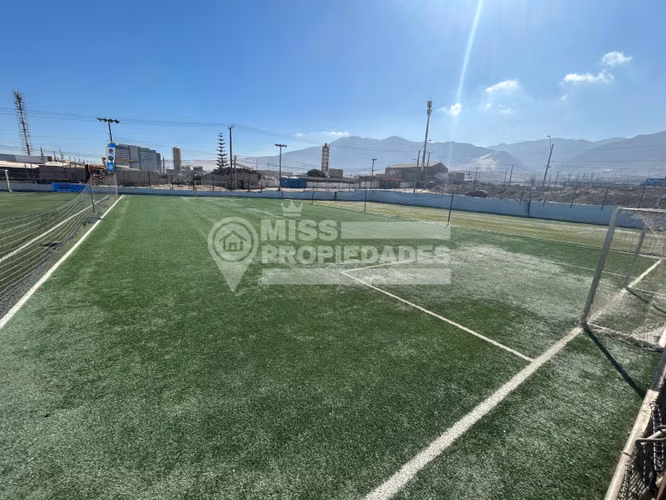 VENDE DERECHO A LLAVE - COMPLEJO DEPORTIVO