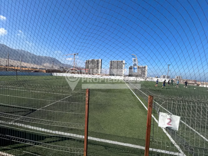 VENDE DERECHO A LLAVE - COMPLEJO DEPORTIVO