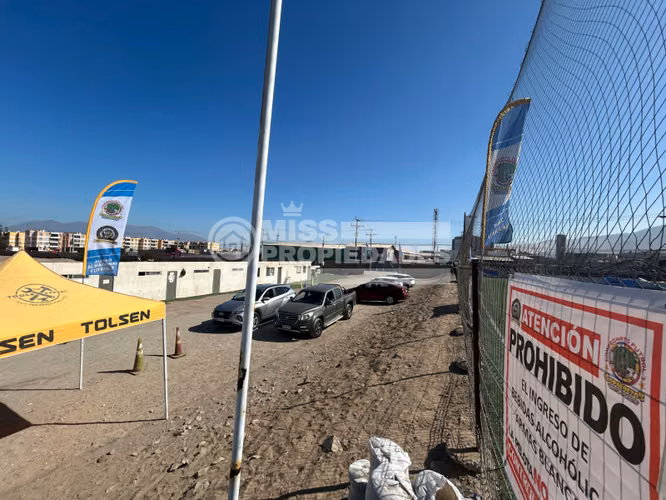 VENDE DERECHO A LLAVE - COMPLEJO DEPORTIVO