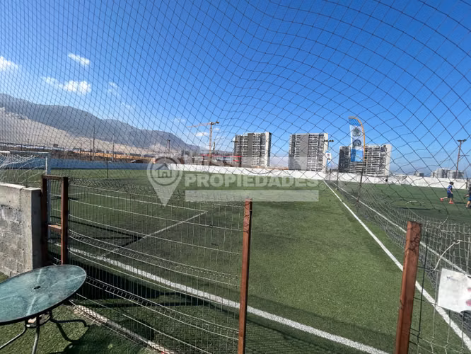 VENDE DERECHO A LLAVE - COMPLEJO DEPORTIVO