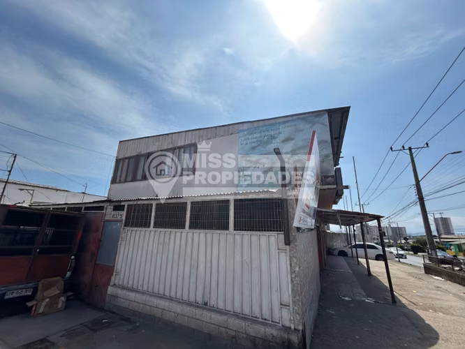 VENDE CASA COMERCIAL - CALLE EL ROBLE, SECTOR NORTE