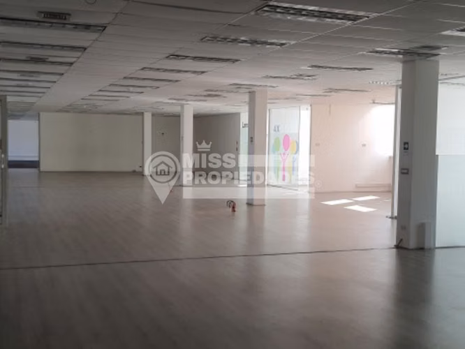SE ARRIENDA PISO 4 DE PLANTA ABIERTA PARA OFICINAS