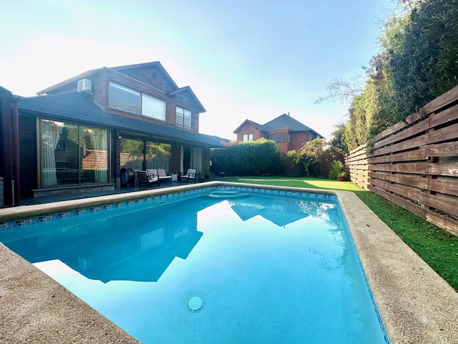 CONDOMINIO SEGURO EXPECTACULAR CASA 390 MTS TERRENO