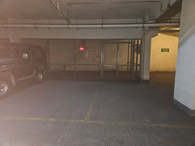VENTA DE ESTACIONAMIENTO EN LAS CONDES - Imagen 4