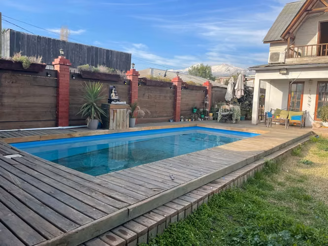 PARCELA CON CASA  Y PISCINA EN COLINA, GRAN OPORTUNIDAD