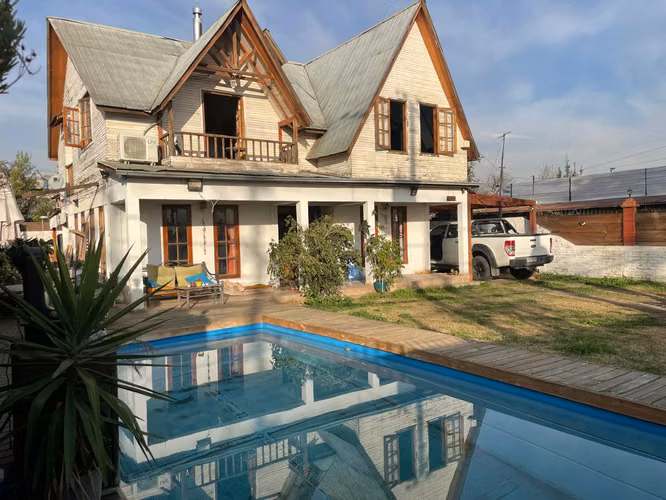 PARCELA CON CASA  Y PISCINA EN COLINA, GRAN OPORTUNIDAD