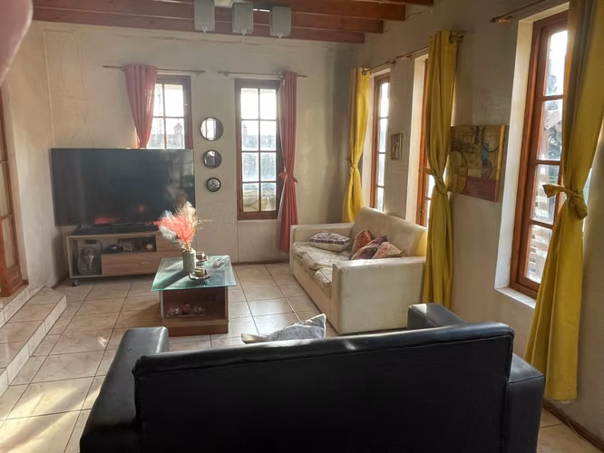 PARCELA CON CASA  Y PISCINA EN COLINA, GRAN OPORTUNIDAD