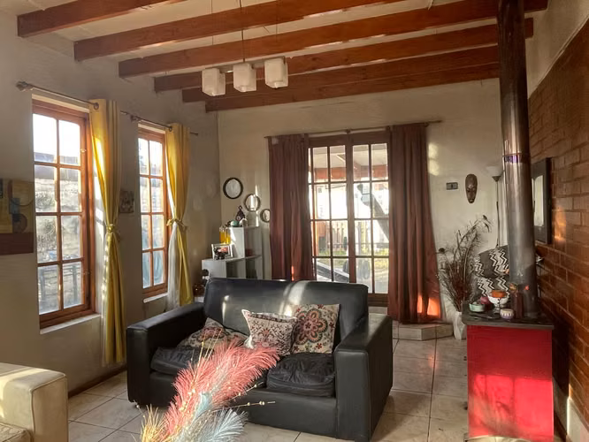 PARCELA CON CASA  Y PISCINA EN COLINA, GRAN OPORTUNIDAD
