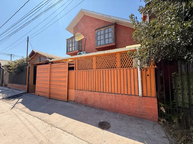 Amplia casa en Villa Pehuen III Maipú (160329)