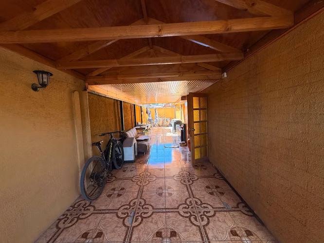 Amplia casa en Villa Pehuen III Maipú (160329)