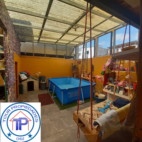 Amplia casa 4 niveles / REGULARIZADA/ Central / Iquique