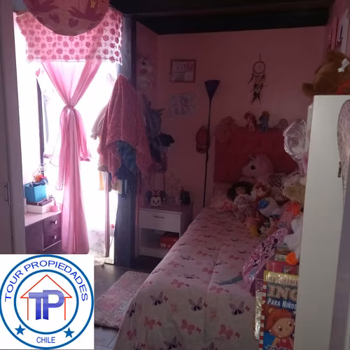 Amplia casa 4 niveles / REGULARIZADA/ Central / Iquique