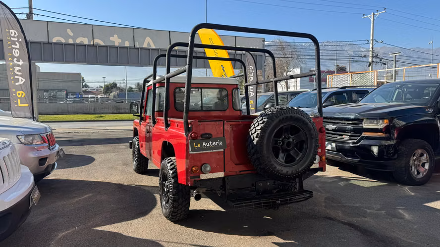 LAND ROVER DEFENDER 110 2.2 110 Diesel 4x4 Pick Up MT 2P	 (2014)
