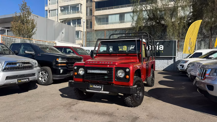 LAND ROVER DEFENDER 110 2.2 110 Diesel 4x4 Pick Up MT 2P	 (2014)