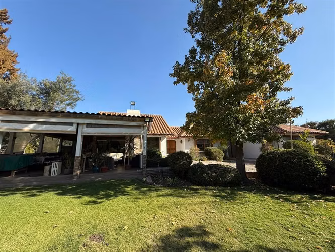 Casa en venta en Condominio cerrado 24/7 Sector Santa Ester