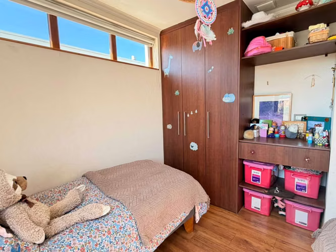 En venta Moderna casa Excelente Conectividad (160050)