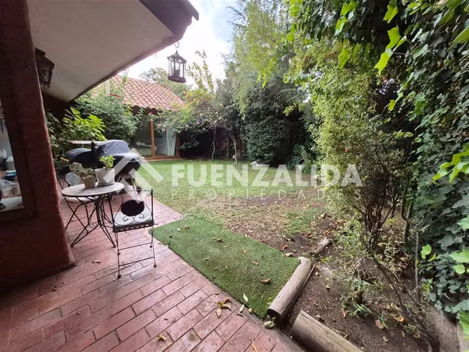 Casa en venta de 3 dorm. en La Reina