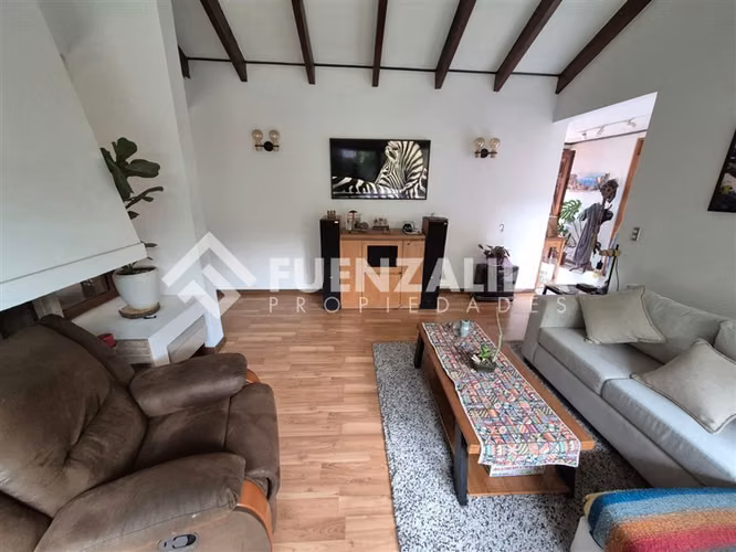 Casa en venta de 3 dorm. en La Reina