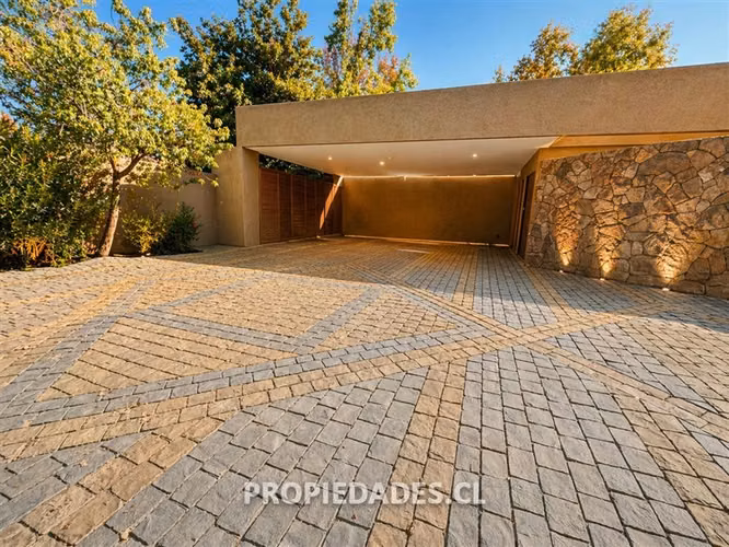 Casa en venta de 5 dorm. en Las Condes - Imagen 4