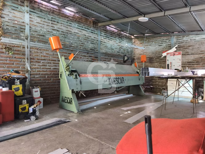 Terreno uso comercial en Macul, Amplio y bien conectado