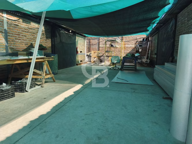 Terreno uso comercial en Macul, Amplio y bien conectado