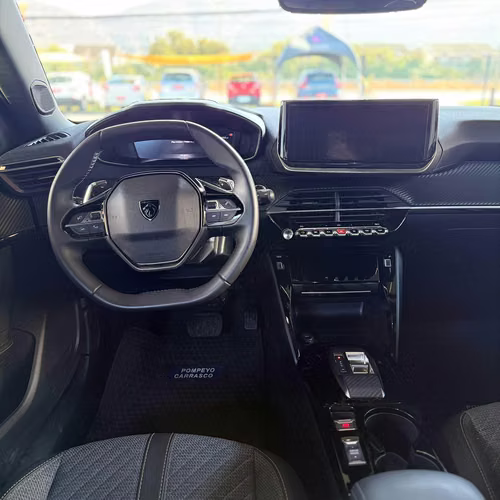 Peugeot 2008 HYBRID MHEV 136 (2025)