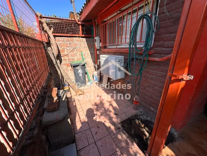 Casa en venta de 2 dorm. en Cerro Navia