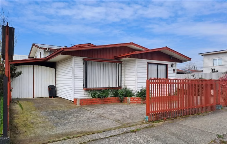 Venta Casa/Hostal, 13D/7B, cercano a Clínica Alemana, Osorno