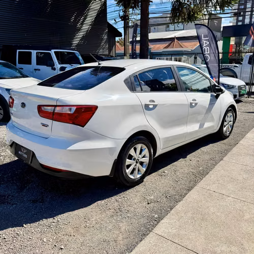 Kia Rio 4 2017 - Imagen 3