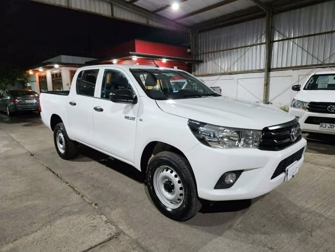 TOYOTA HILUX 4X2 FULL EQUIPO, RECIBO VEHICULO