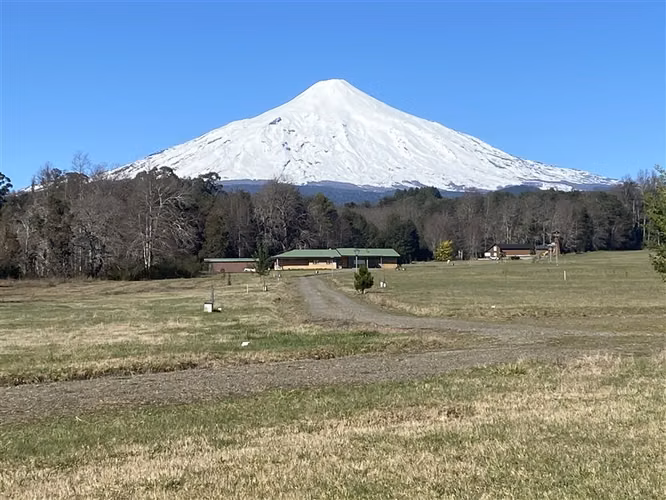 Parcela en Barrio Privado. Camino entre Pucón-Villarrica. - Imagen 2