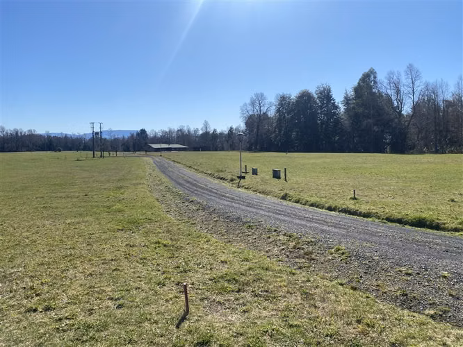 Parcela en Barrio Privado. Camino entre Pucón-Villarrica. - Imagen 4