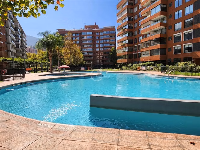 Departamento en venta de 4 dorm. en Vitacura