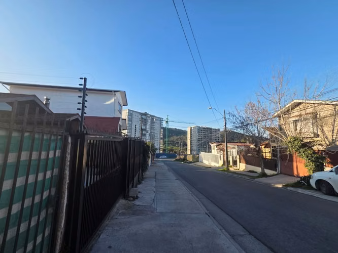 Se Vende Amplia Propiedad Sector Valencia Quilpué