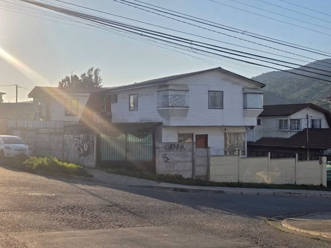 Se Vende Amplia Propiedad Sector Valencia Quilpué