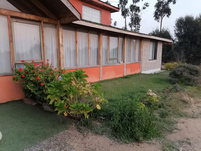 PARCELA  CON CASA Y PISCINA TECHADA , ALGARROBO