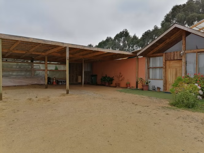 PARCELA  CON CASA Y PISCINA TECHADA , ALGARROBO