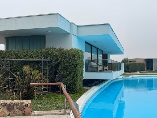 CASA FRENTE A PLAZA CON ACCESO A LAGUNA  AIRES DE CHICUREO