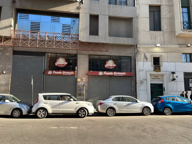 LOCAL COMERCIAL DE 170M2 EN PLAZA SOTOMAYOR, VALPARAÍSO - Imagen 3