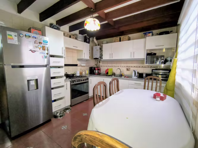 ACOGEDORA Y AMPLIA CASA EN VILLA MONTERRICO CHILLÁN - Imagen 11